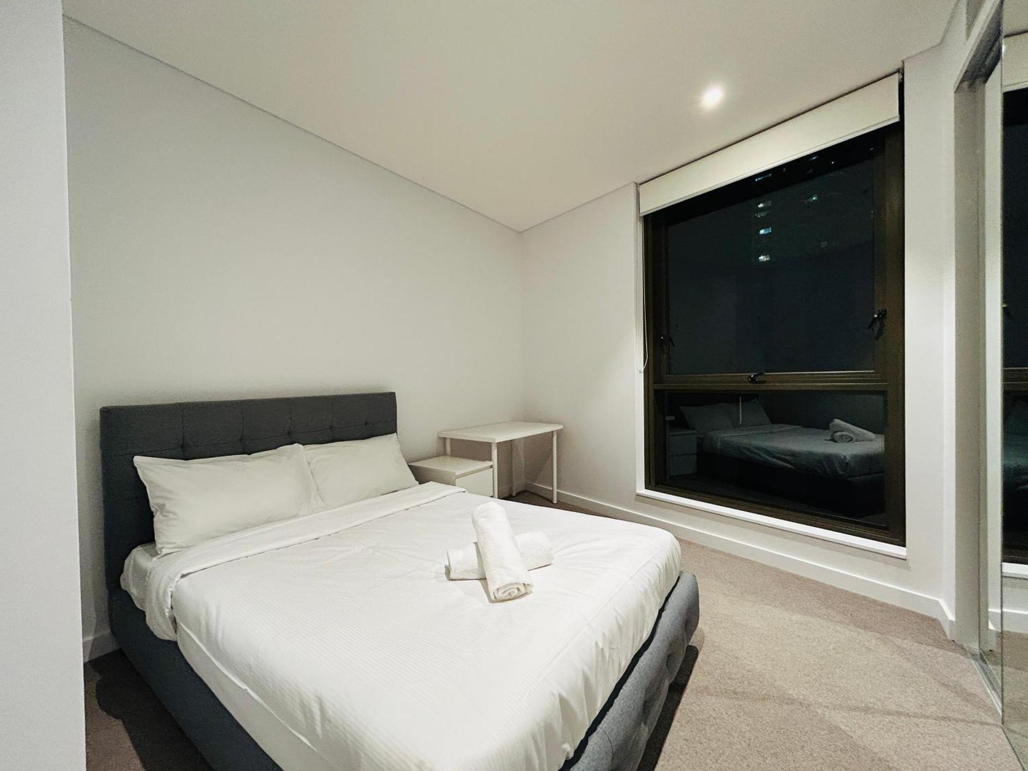Haymarket Prime Location Modern 2-bed Apartment Sydney