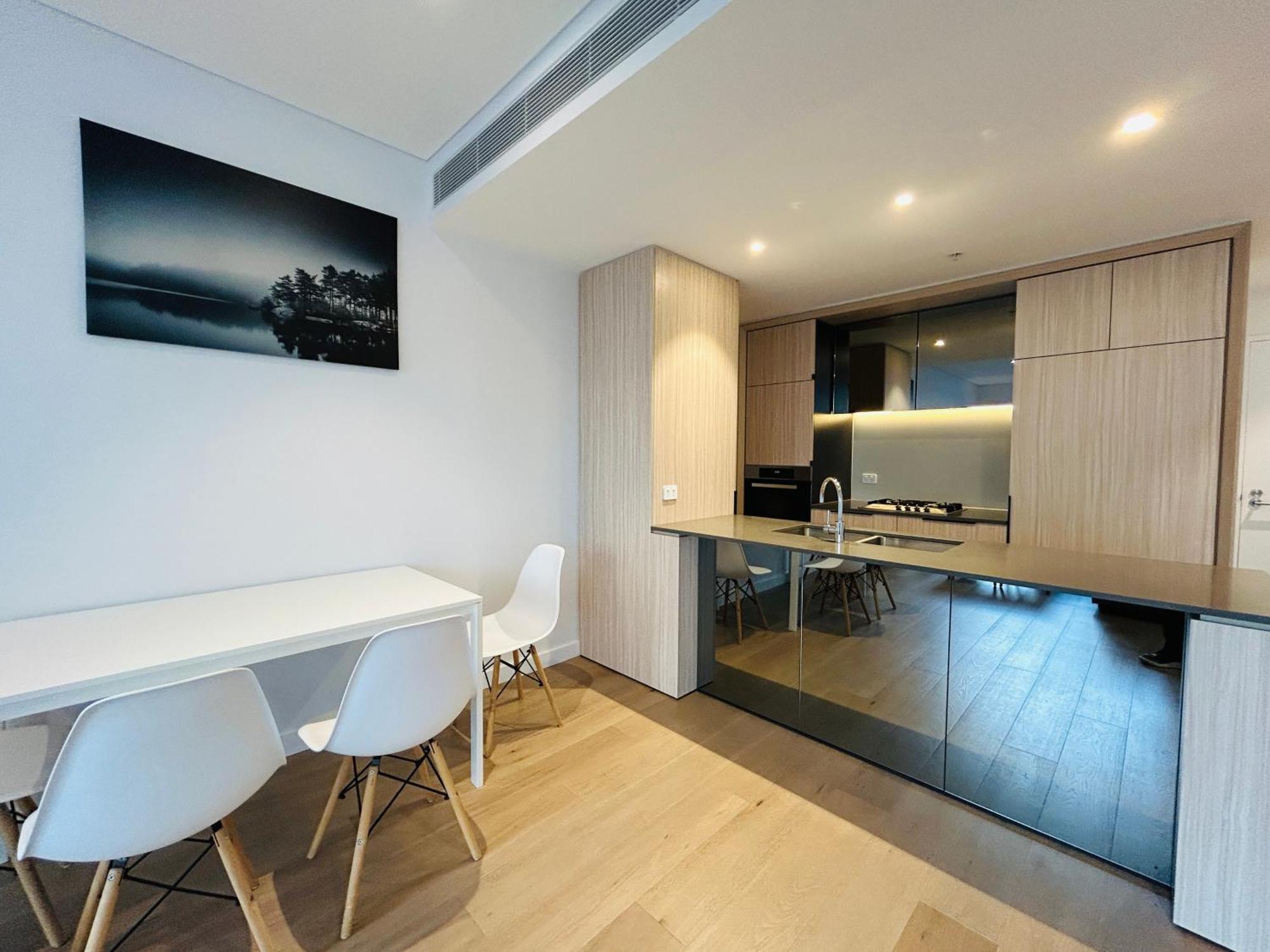 Haymarket Prime Location Modern 2-bed